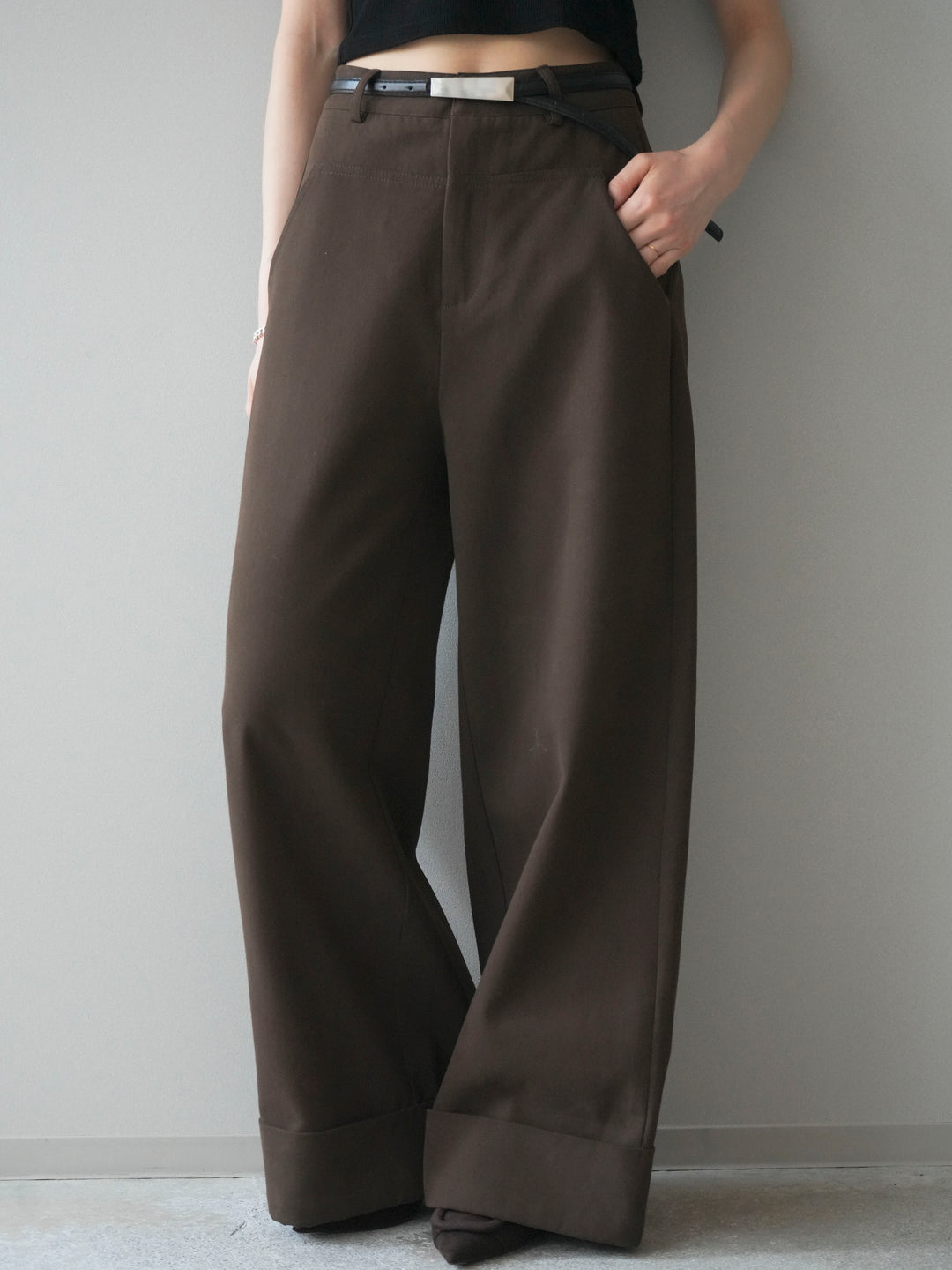 [予約]ベルト付き折り返しコットンツイルワイドパンツ/brown