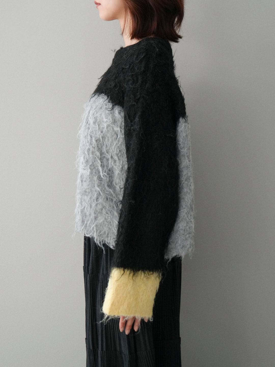 [予約]バイカラーモヘアタッチニットプルオーバー/black