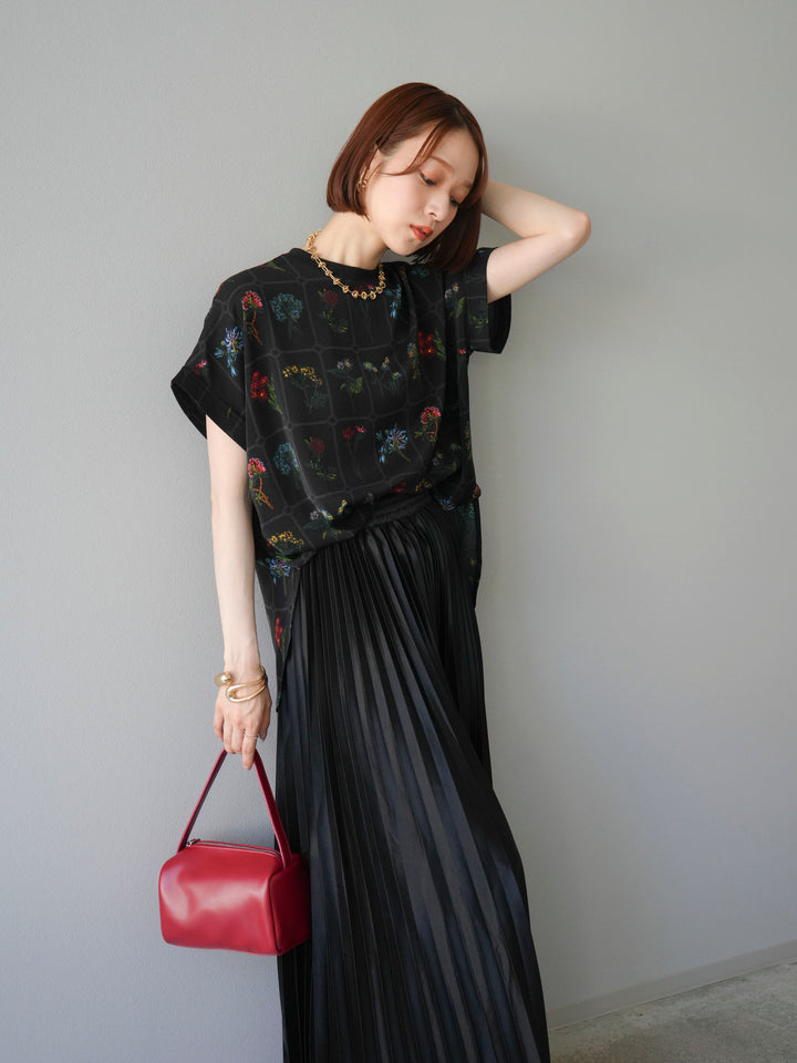 [予約]パッチワークフラワープリントプルオーバー/ブラック