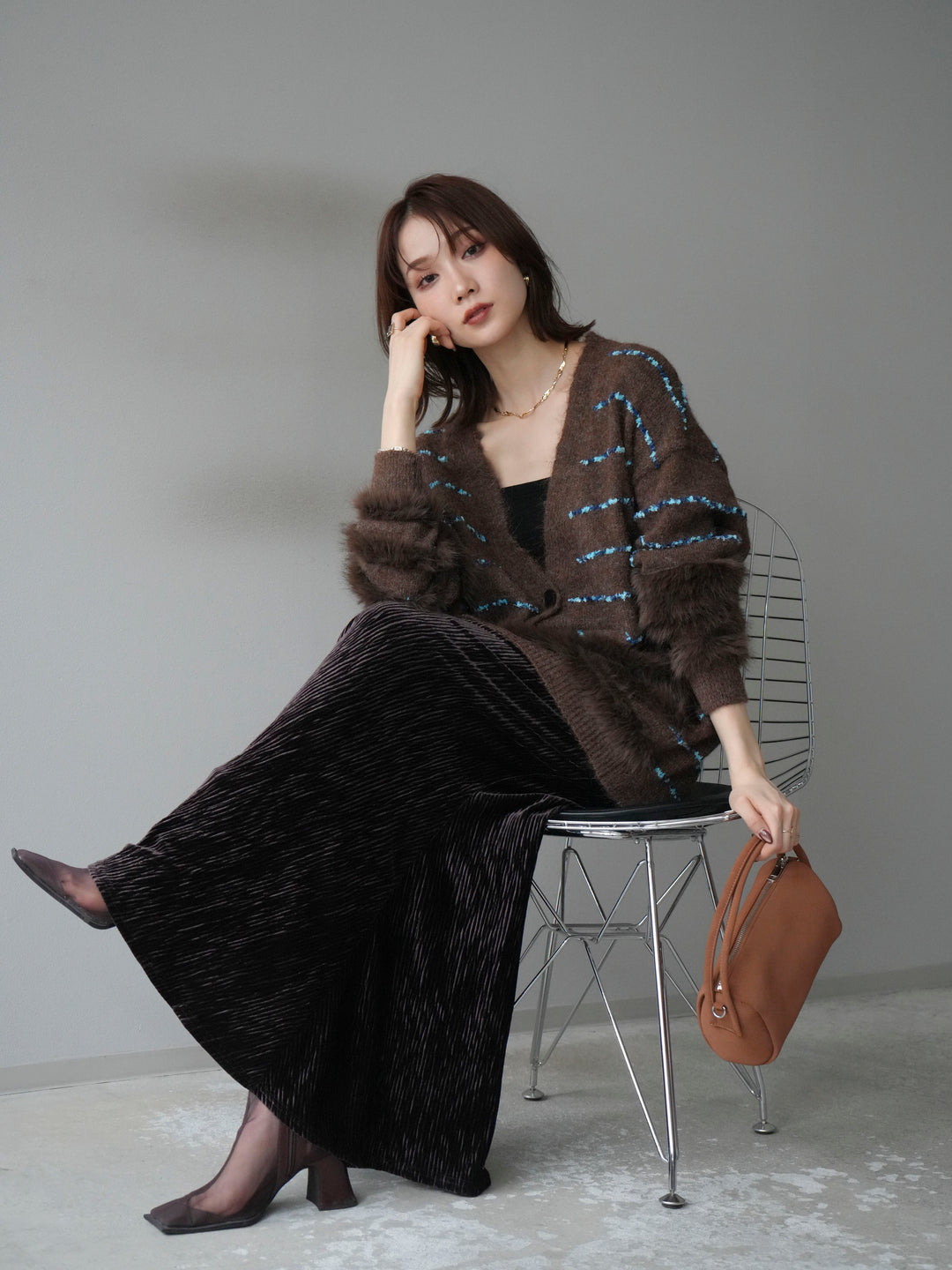 [SET]フェザーライン配色シャギーニットカーディガン+ベロアプリーツナロースカート(2set)