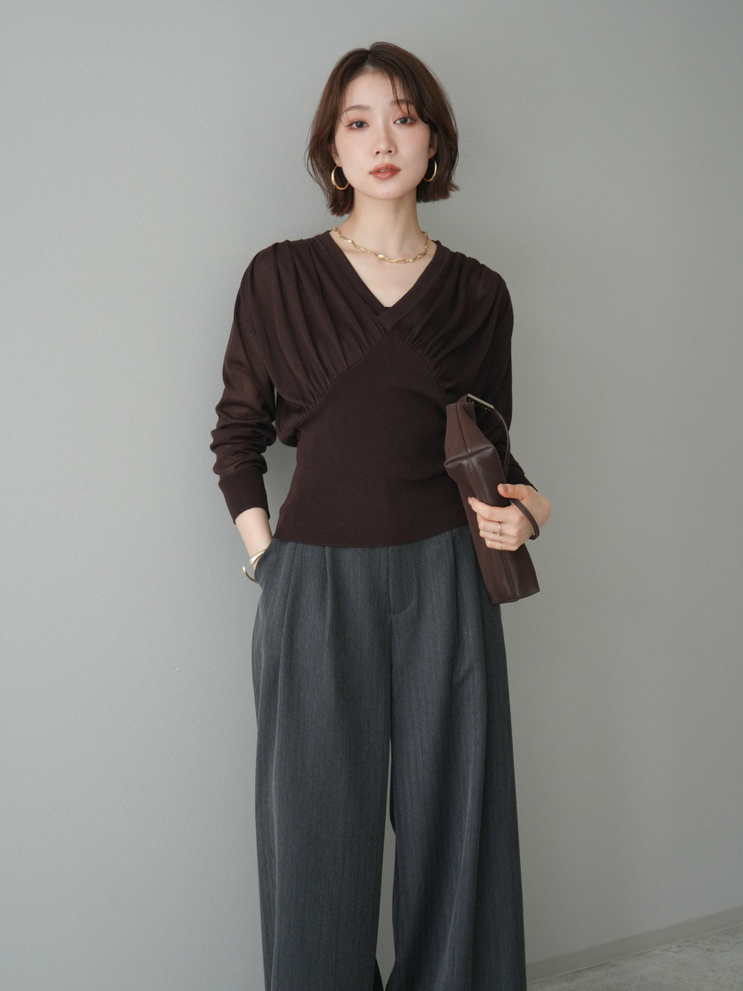 [予約]サイドギャザーVネックニットプルオーバー/brown