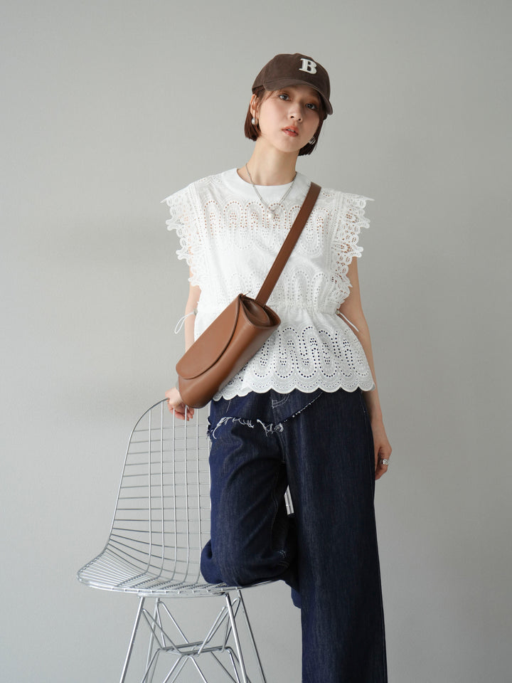 [SET] 扇貝刺繡蕾絲上衣 + 臀部設計牛仔褲 (2set)