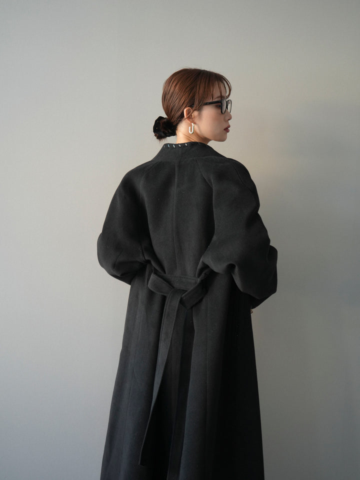 [予約]ハンドステッチ裏中綿ロングコート/black