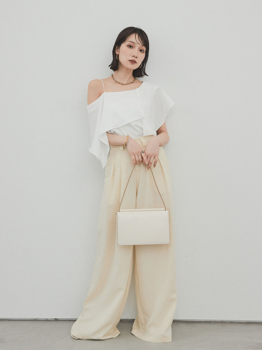 [SET]ワンショルラッフルブラウス+リネンタッチタックワイドパンツ (2set)