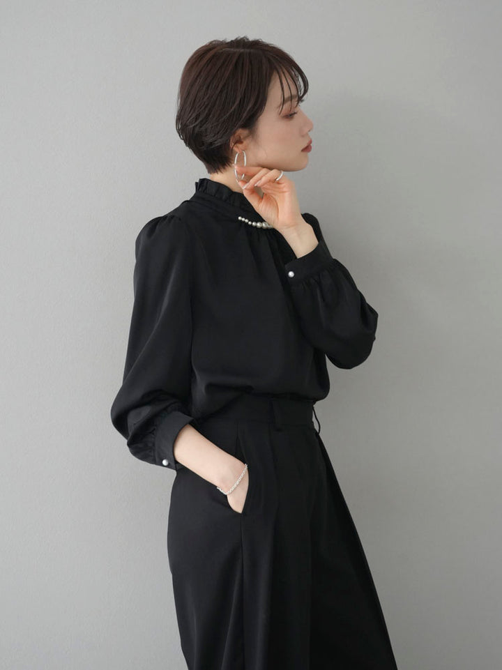 [Pre-order] Pearl neck frill blouse/black