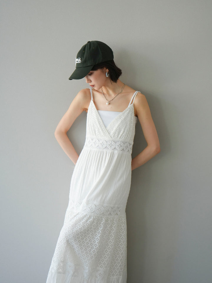 [SET] 蕾絲花邊吊帶裙+網紗羅紋罩杯吊帶背心（2件組）