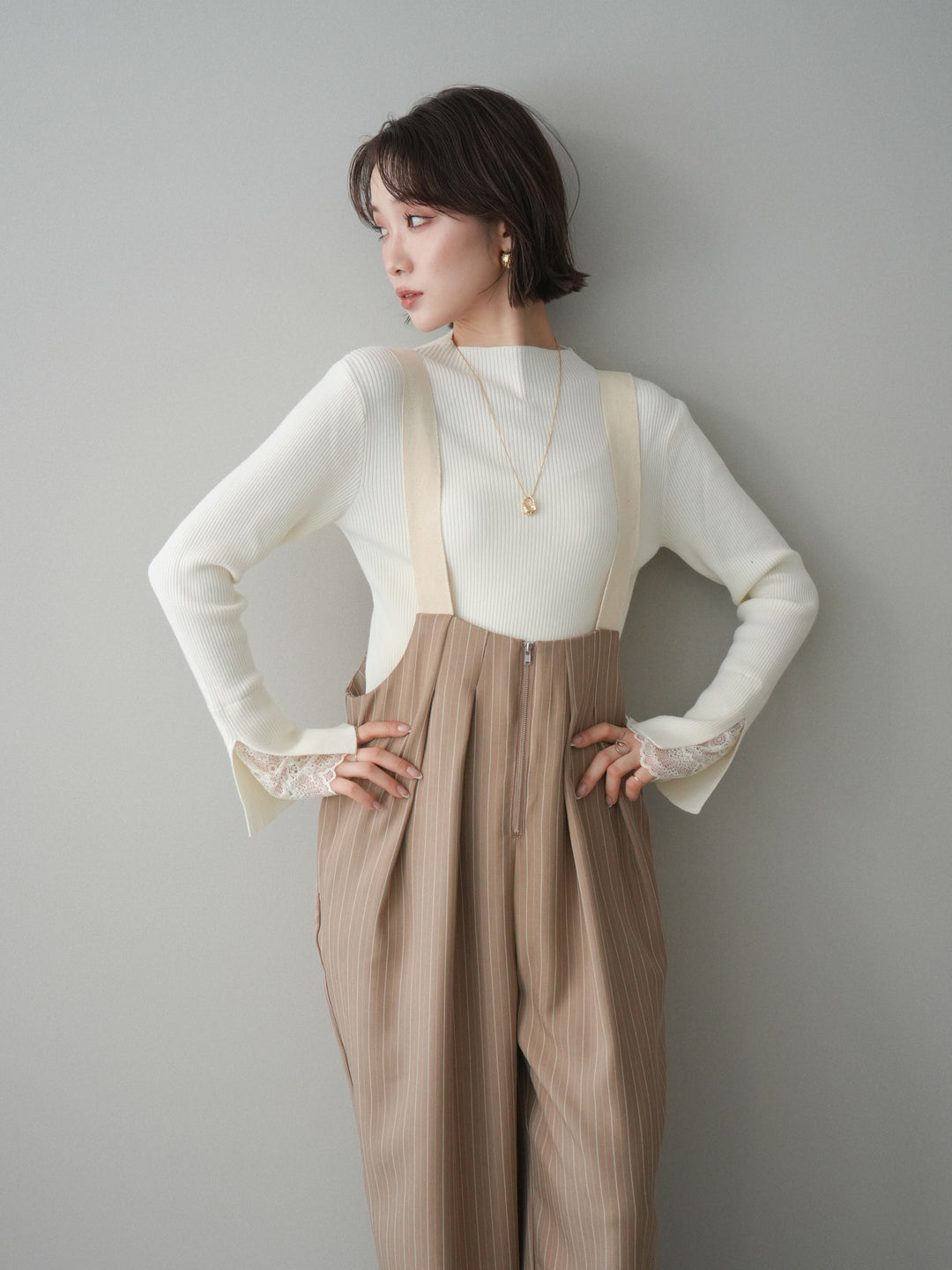 [SET]袖スカラップレースオフネックニットトップス+グログランテープストライプサロペット(2set)