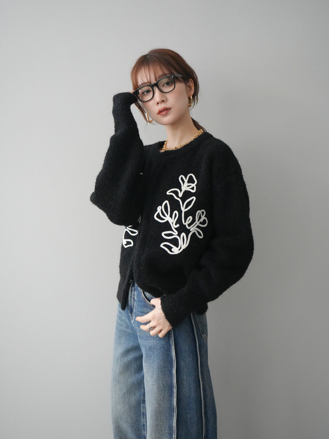 [予約]テープ刺繍ホック開きブークレニットカーディガン/black