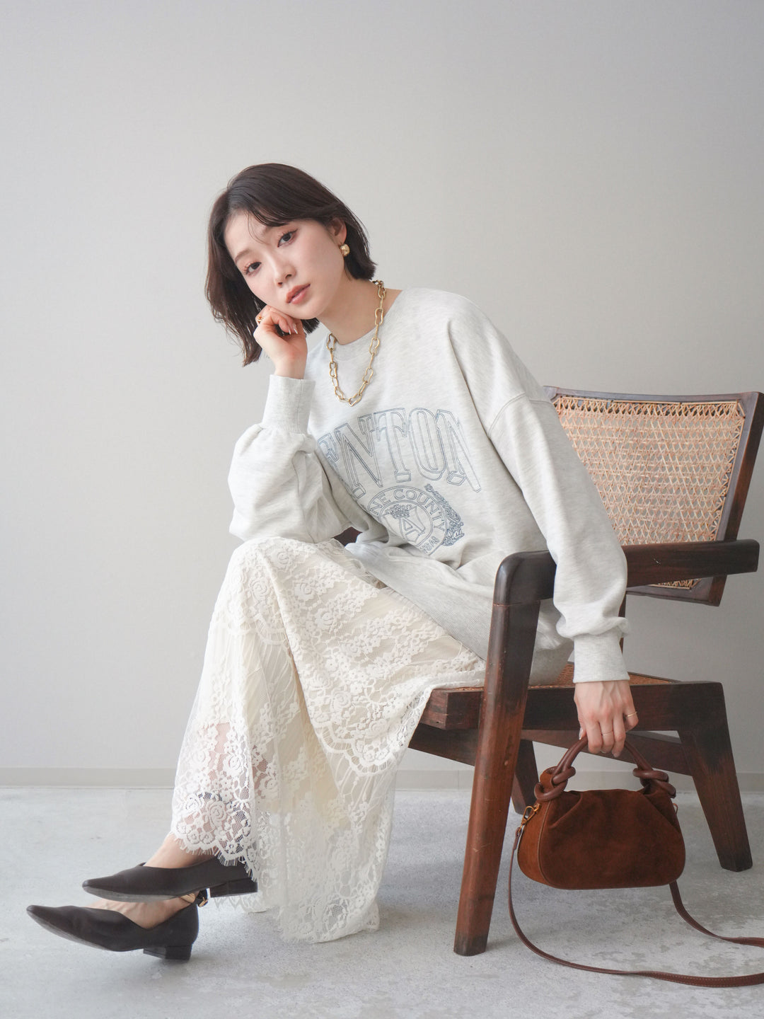 [SET]カレッジロゴ刺繍BIGスウェットプルオーバー+裏プリーツ総レースロングスカート(2set)