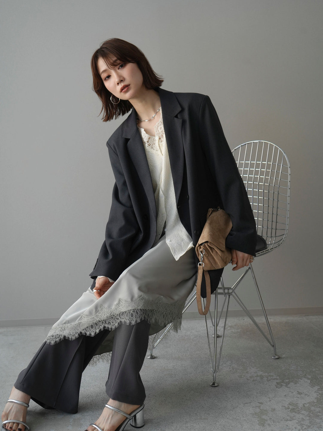 [SET]ダブルブレストオーバージャケット+レースネックジャガードニットカーディガン+サテンライクアシメレーススカート+センターシームフレアパンツ(4set))