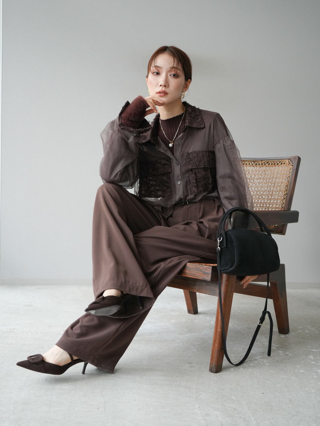 [SET]フリンジジャガード×チュールレイヤードシャツ+アームシャギーランダムリブニットトップス+ベルト付タックワイドパンツ(3set)