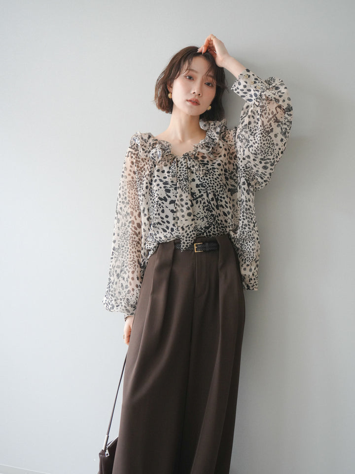 [予約]ラッフルネックシアーブラウス/leopard