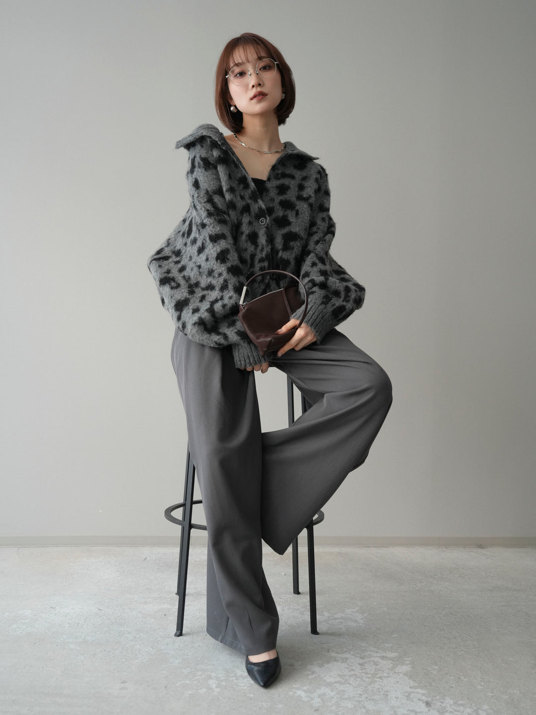 [予約]スタンドネックレオパード柄ニットカーディガン/gray