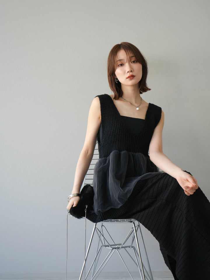 [予約]チュールレイヤードペプラムニットベスト/ブラック