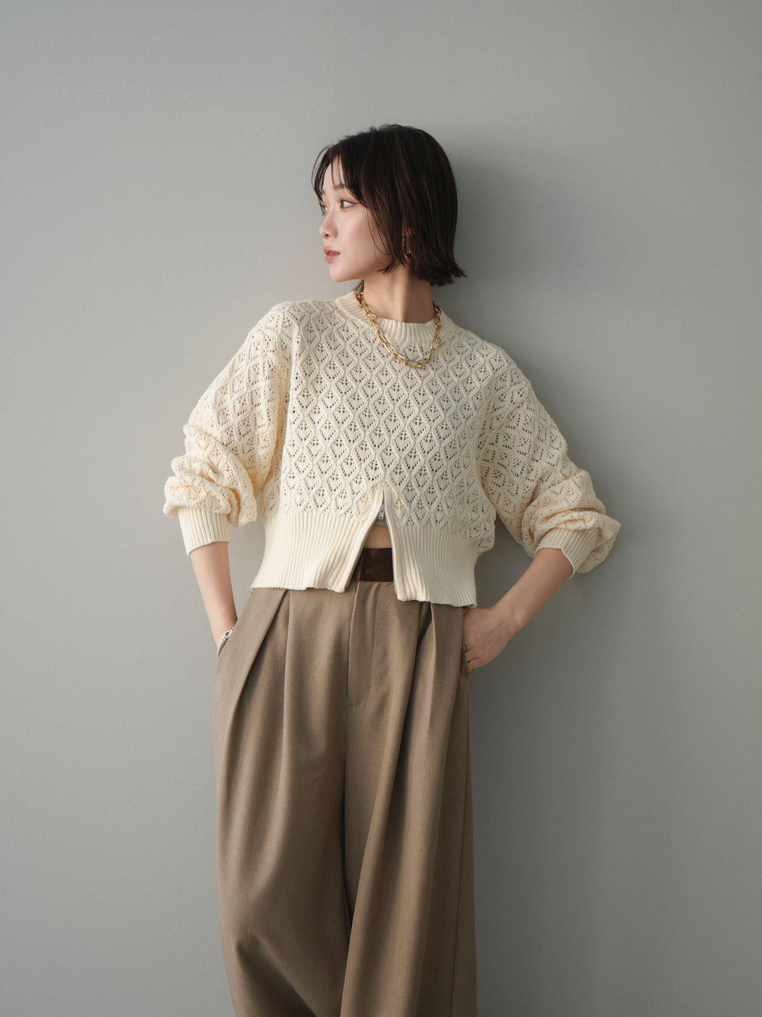 [予約]透かし編みフロントジップスリットニットプルオーバー/ivory