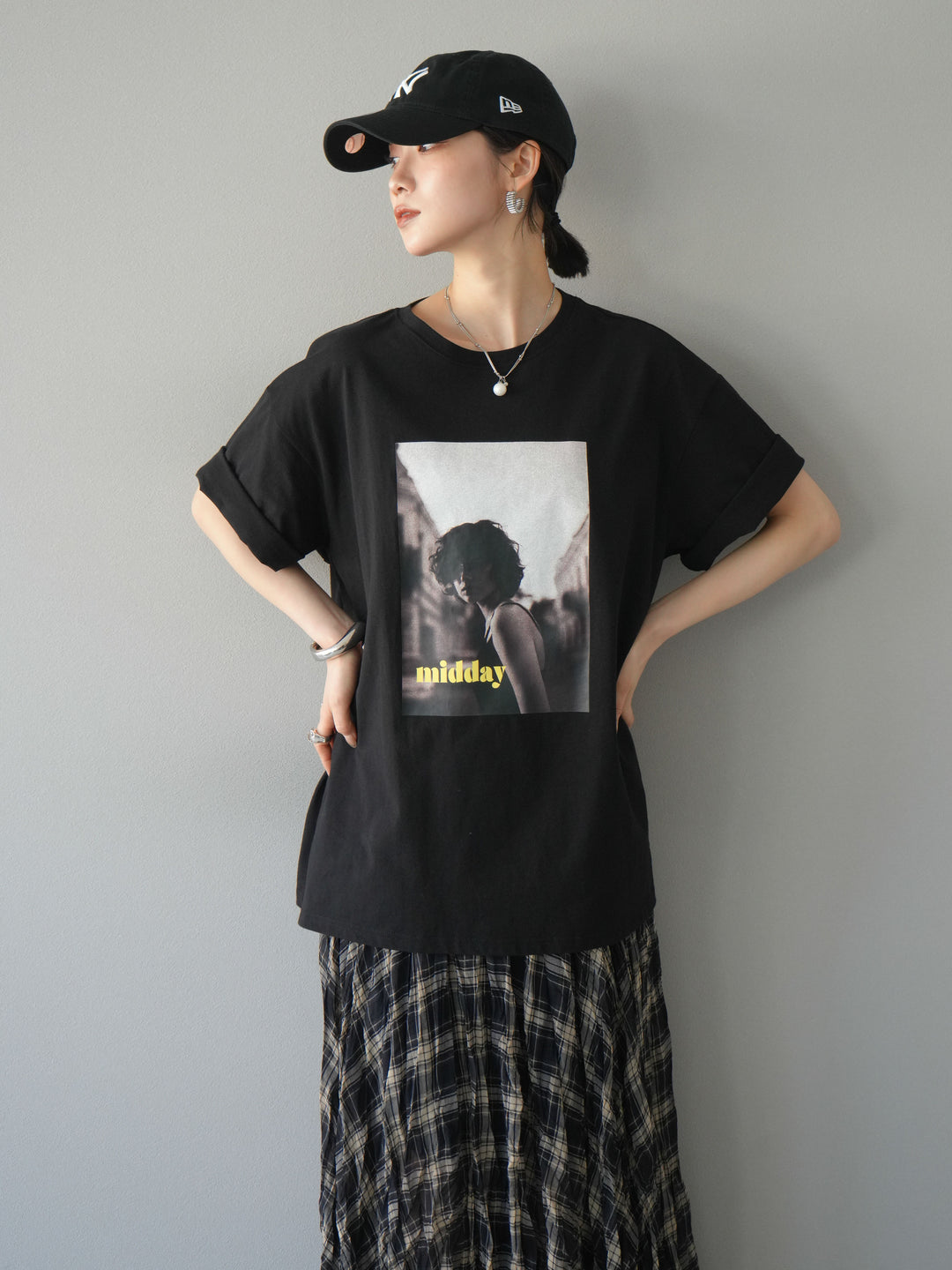 [SET]ネオンロゴフォトプリントBIG Tシャツ+シアーチェックアシンメトリーワッシャースカート(2set)