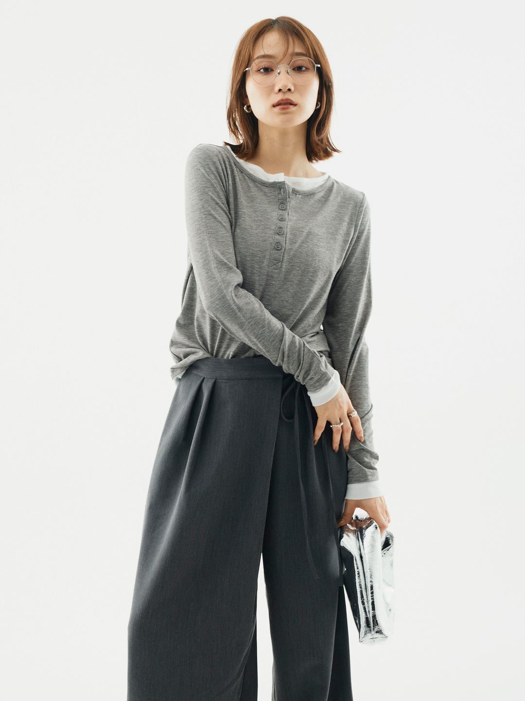 【Allure】[SET]配色レイヤードヘンリーネックトップス+ラップデザインタックワイドパンツ(2set)