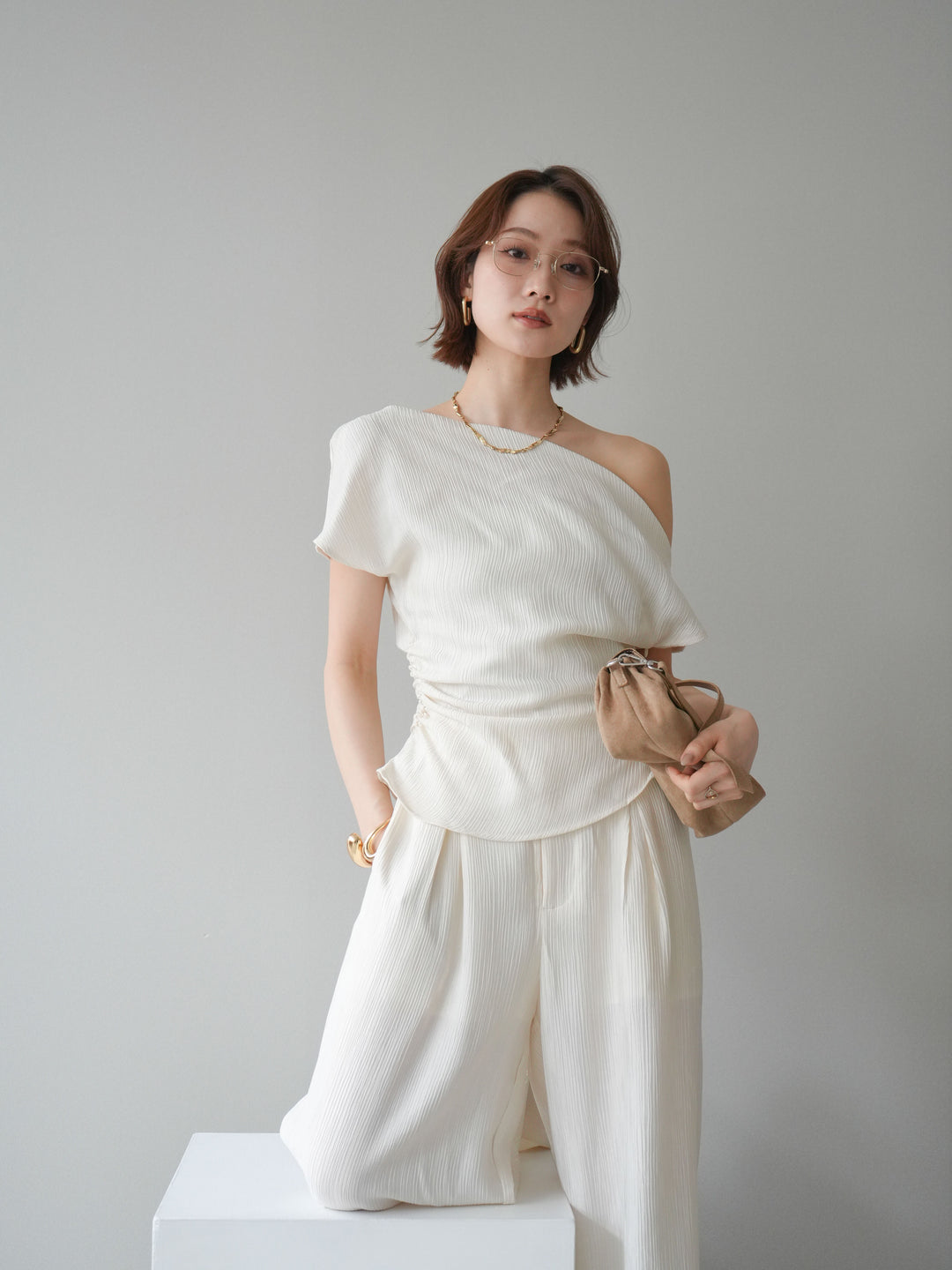 [予約]クレープアシンメトリーギャザートップス/white