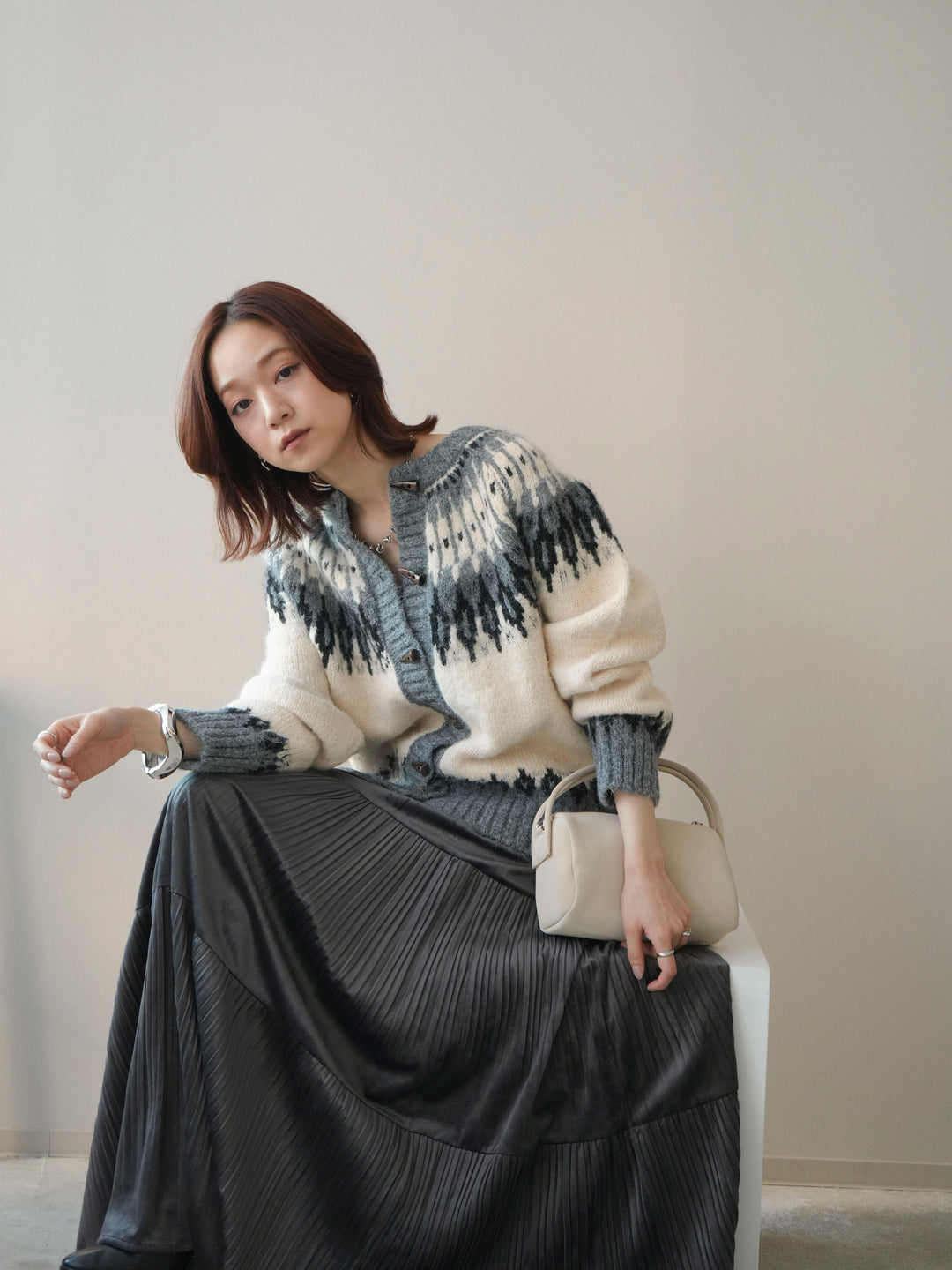 [予約]トグルボタン求心柄ニットカーディガン/gray