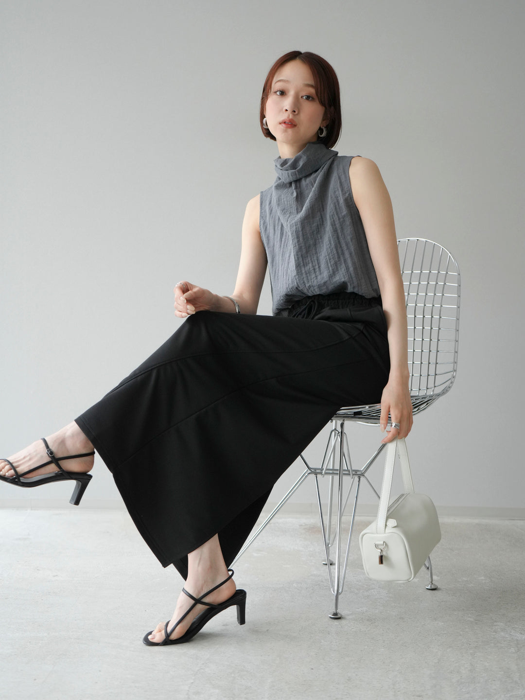 [SET] 後繫帶無袖上衣 + 運動長裙 (2set)