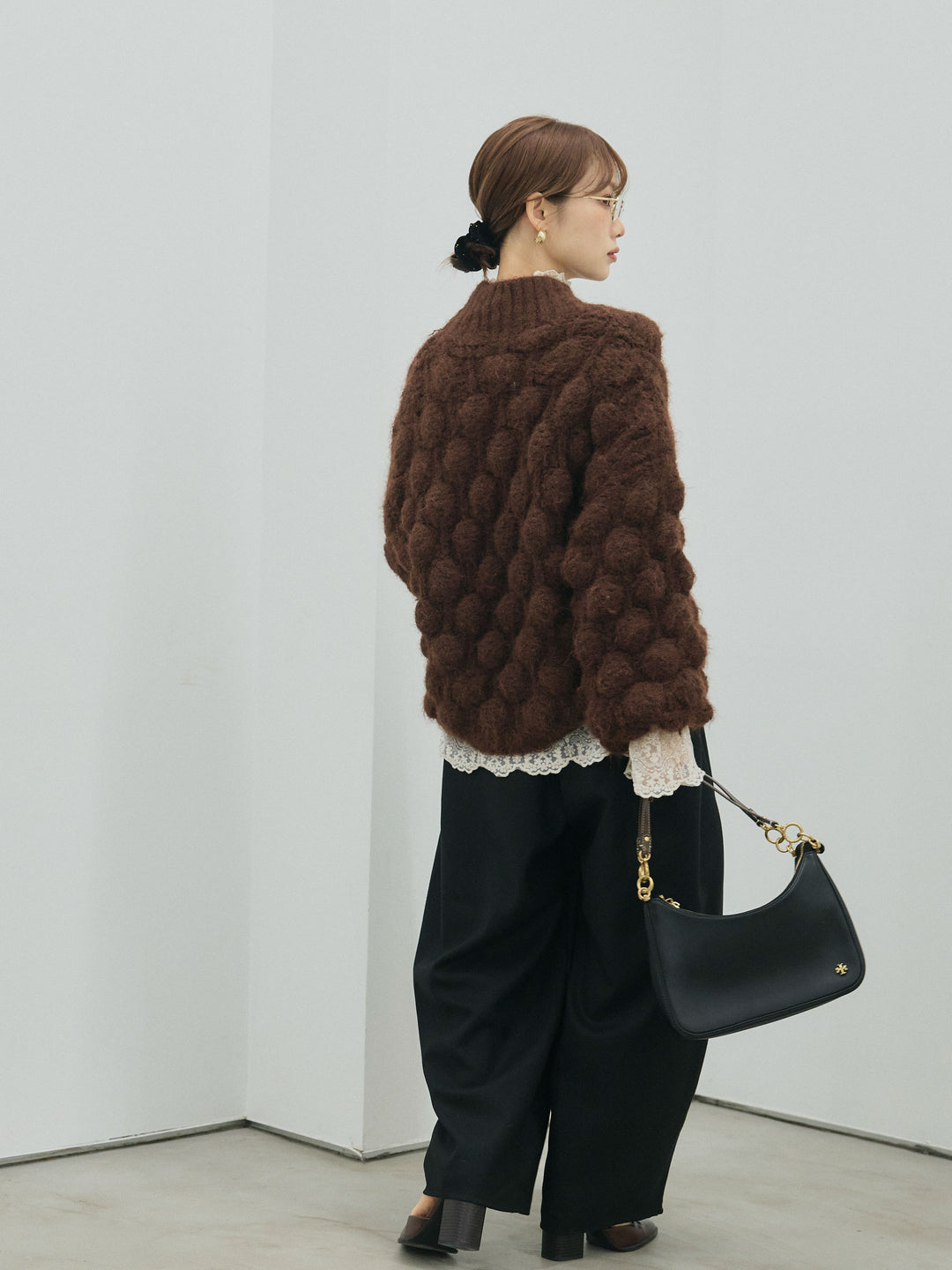 【Allure】[SET]ポップコーンハイネックニットプルオーバー+ハイネックレーストップス+モックスカルゼサイドタックコクーンパンツ(3set)