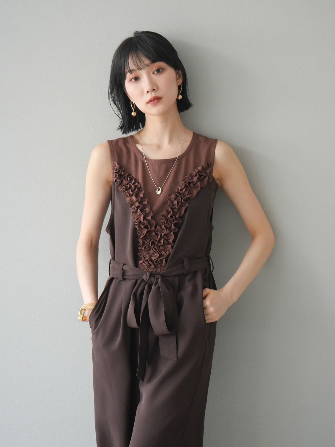 [預購] 荷葉邊設計連身褲/棕色