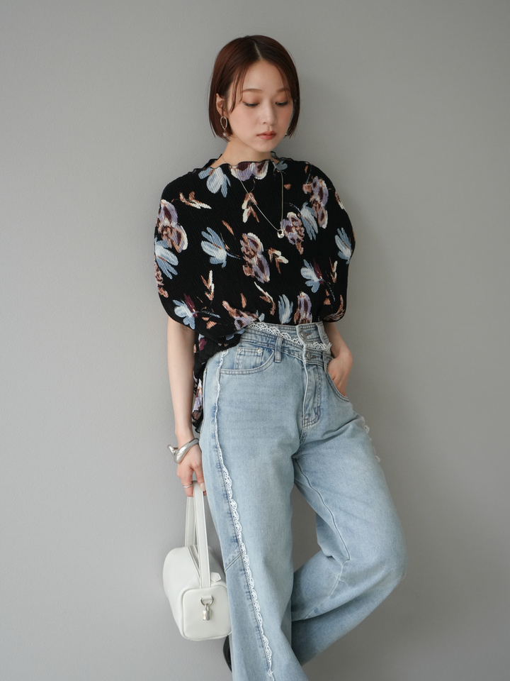 [預購] 花卉印花水洗褶上衣/黑色