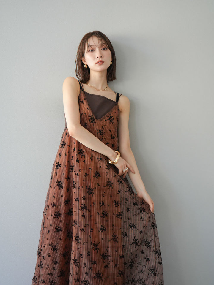 [SET]フロッキーチュールレイヤードベロアキャミワンピース+カップ付きバッククロスキャミソール(2set)