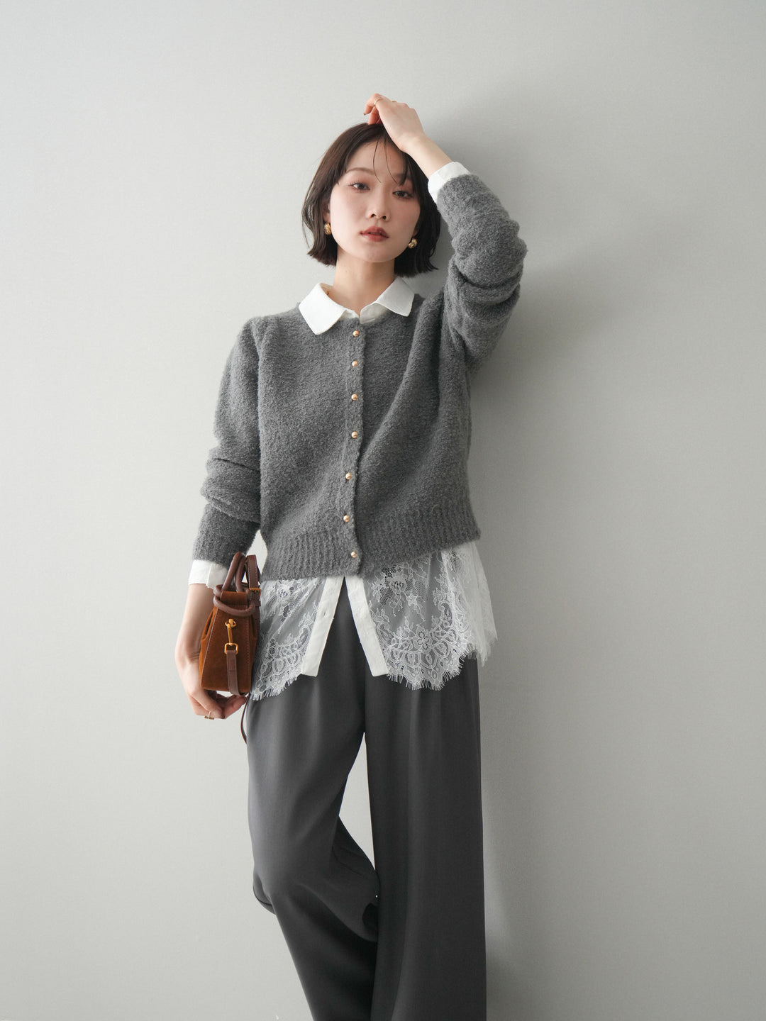 [SET]ゴールドボタンブークレニットカーディガン+総レースボリュームスリーブシャツ(2set)
