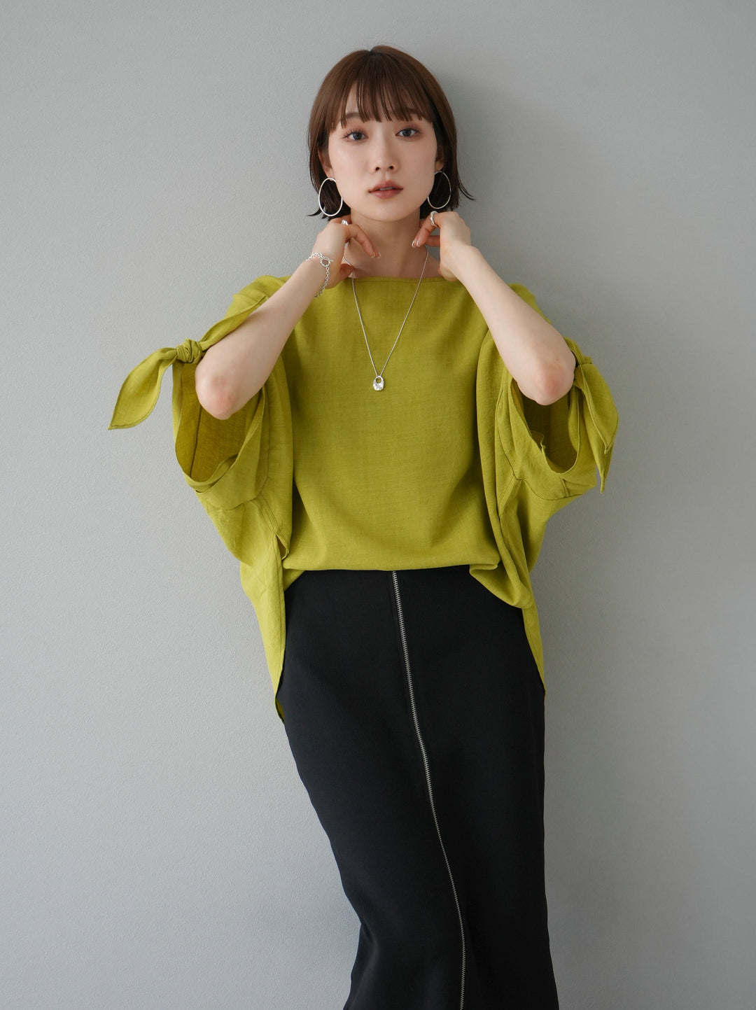[Pre-order] Linen-touch sleeve ribbon blouse/yellow green