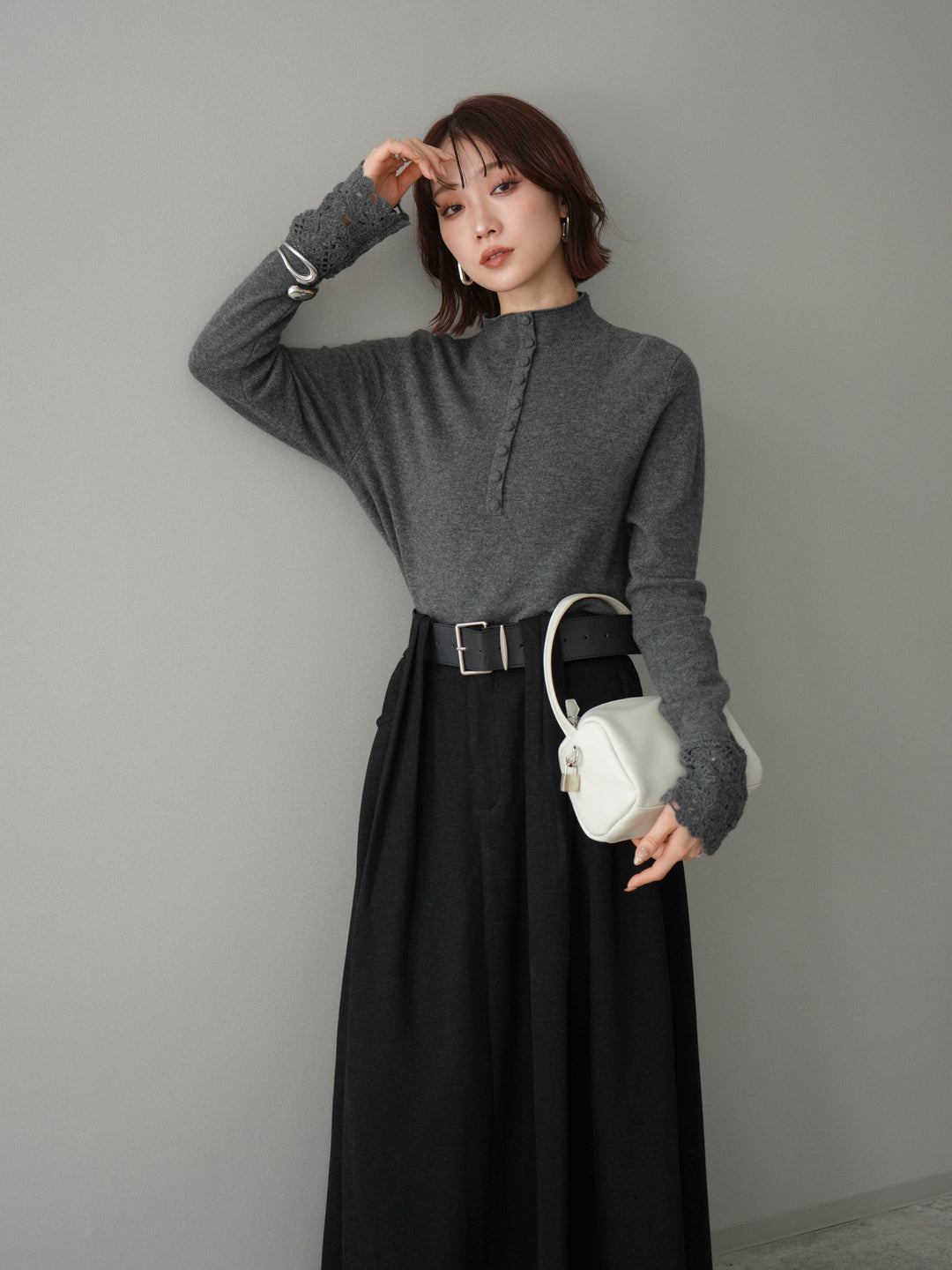 [予約]袖スカラップレースフロントボタンウールニットトップス/gray