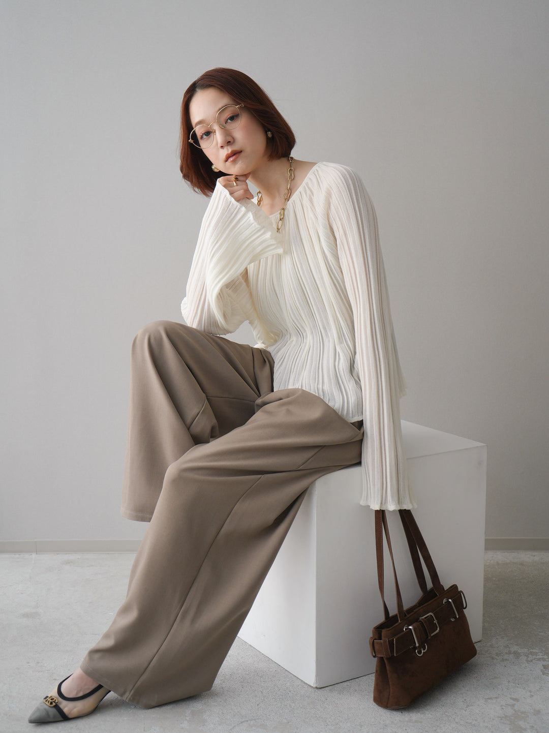 [SET]プリーツシアーフレアスリーブニットトップス+ベルト付キーホルダーモチーフワイドパンツ(2set)