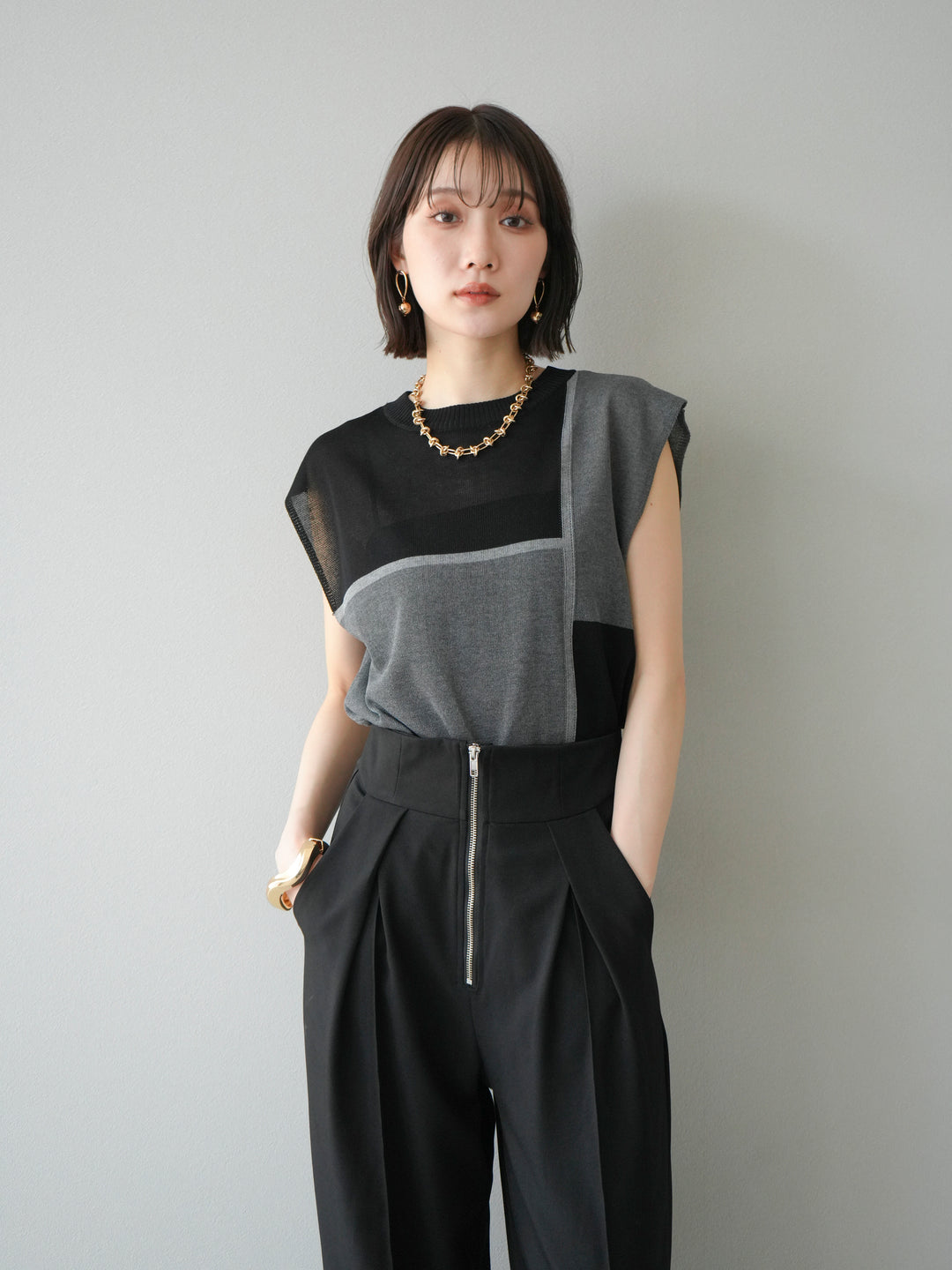 【預購】同色系無袖針織套頭衫/黑色