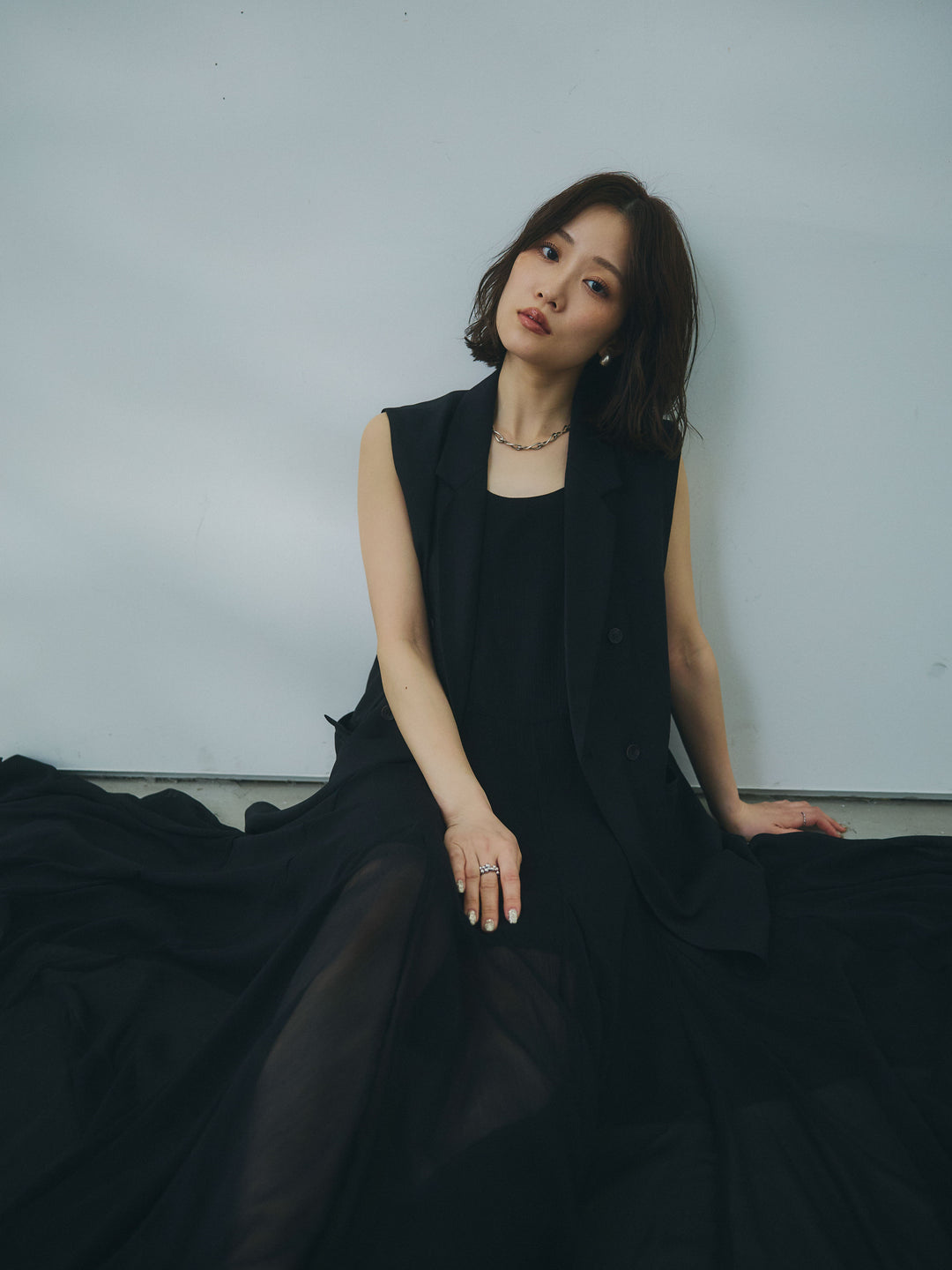 【Allure】[SET]ボウタイシアーキャミワンピース+杢調ミディ丈テーラードジレ(2set)