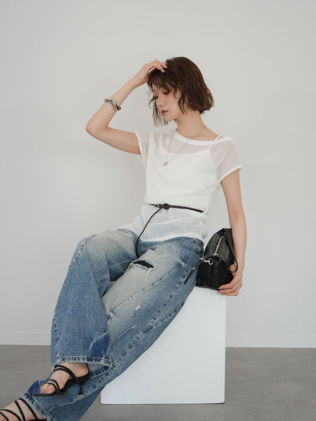 [予約]ベルト付アシメシアーニットトップス/white