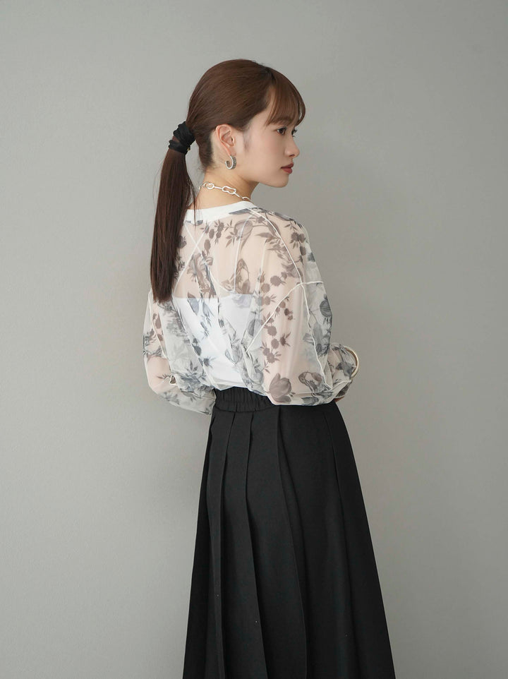 【預購】花朵印花羅紋領透薄柔和上衣/米白色單色