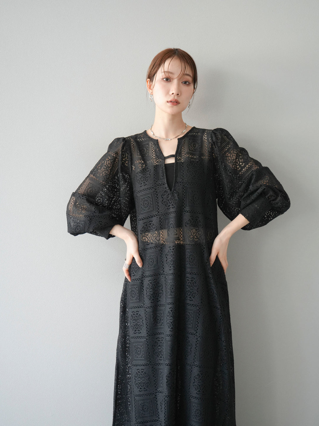 【套裝】塊蕾絲捲袖洋裝+塊蕾絲寬褲（2套）