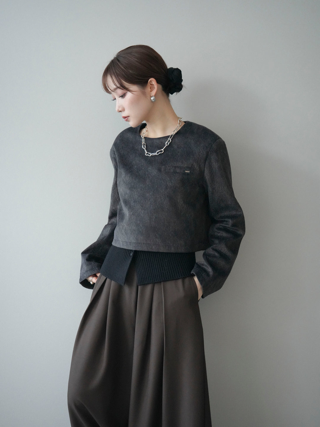[予約]リブニットレイヤードスエードプルオーバー/charcoal