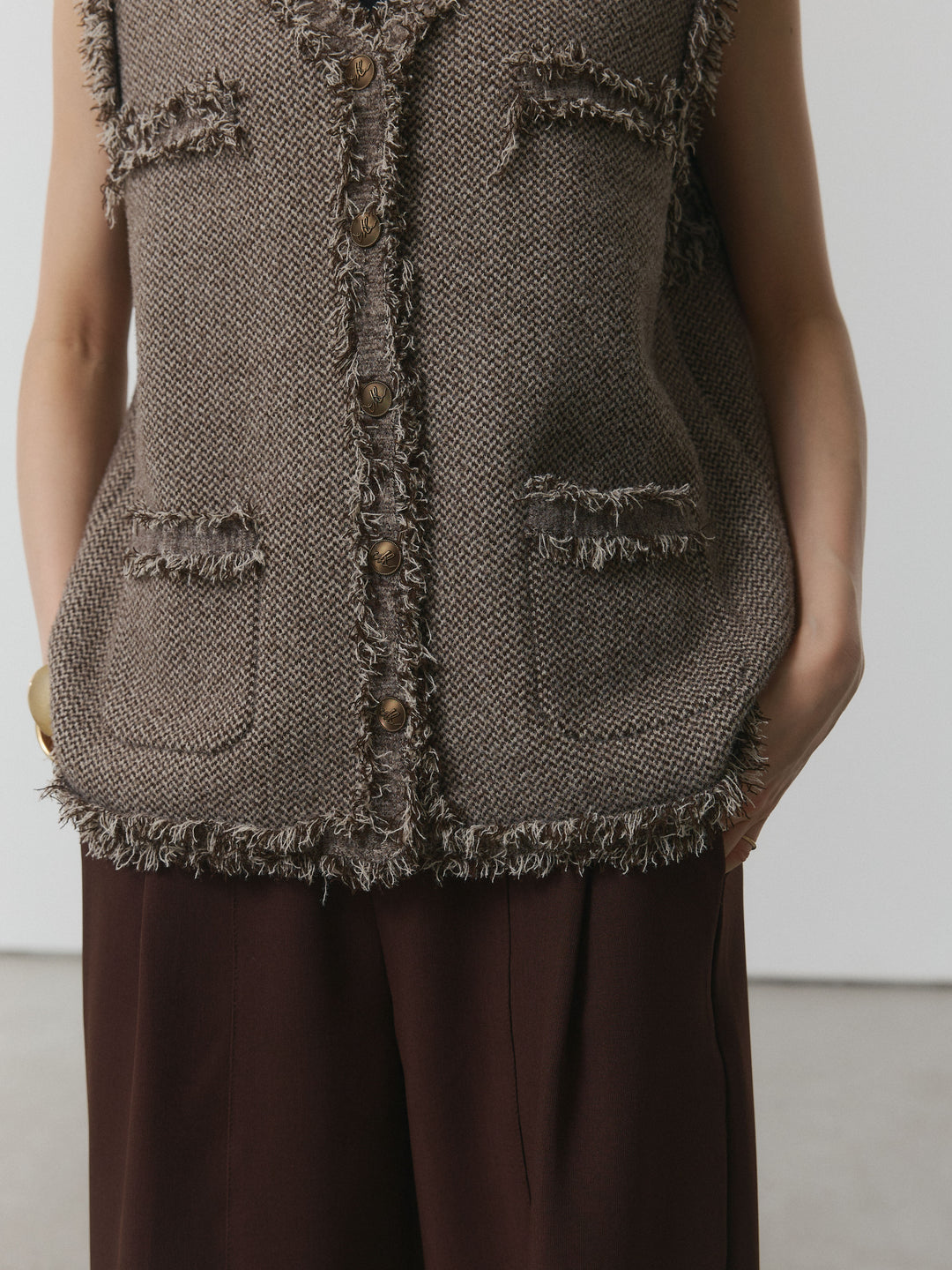 【Allure】[SET]アンティークボタンツイードフリンジニットベスト+デザインタックセンターシームアイドパンツ(2set)