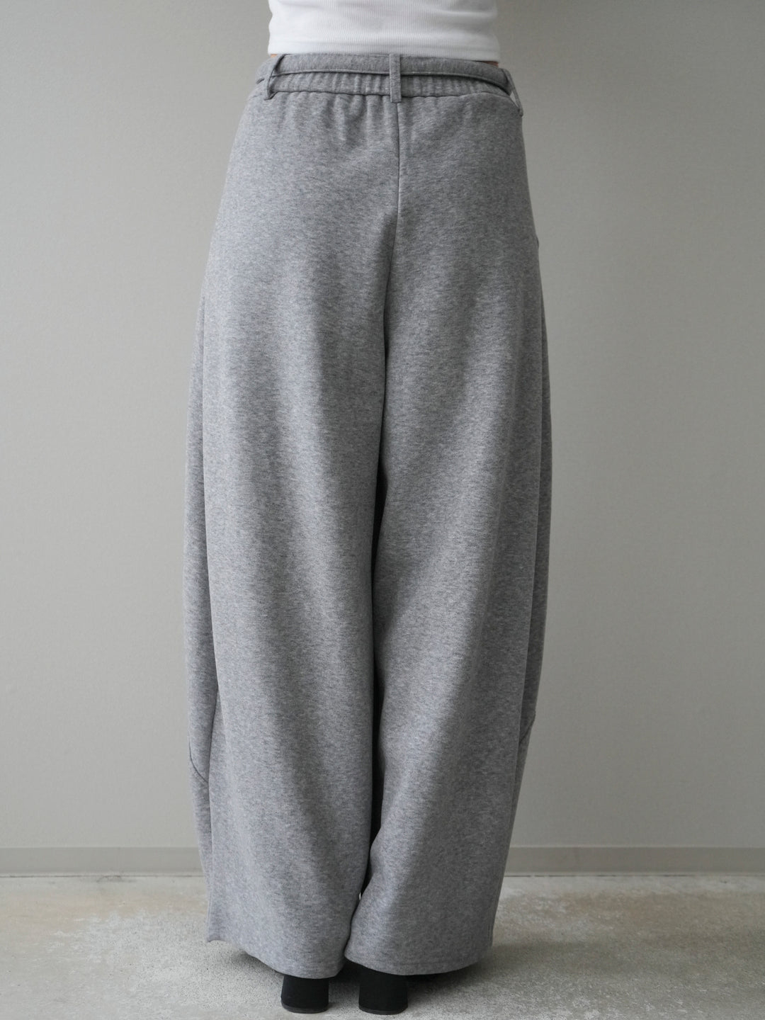 [予約]ウエストベルトカーブラインスエットパンツ/gray