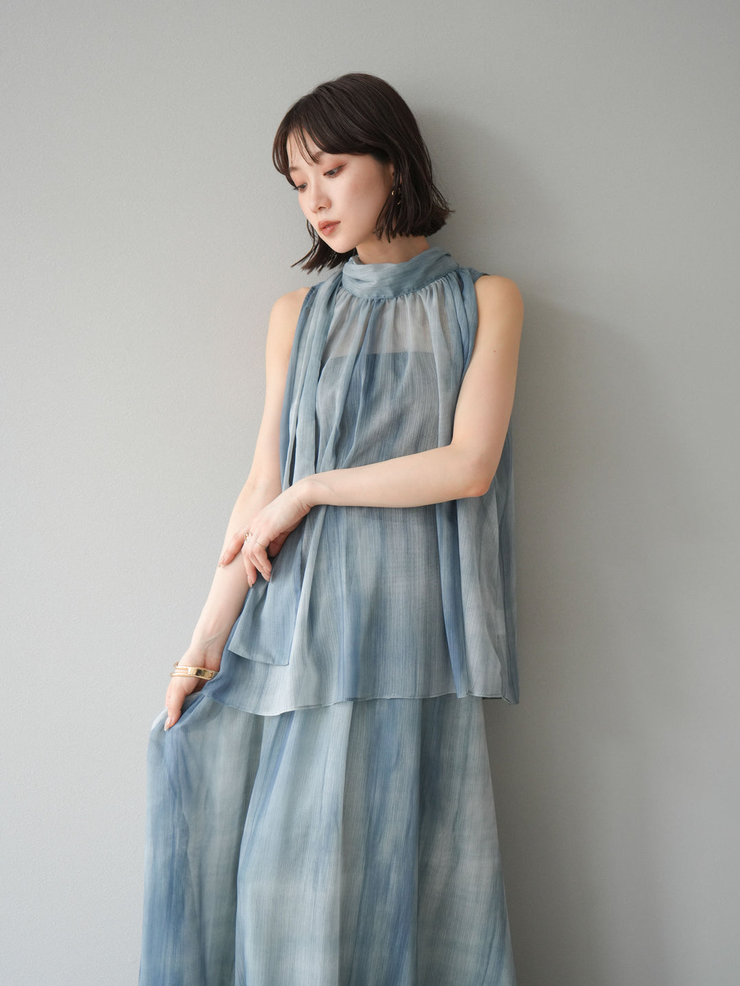 [SET]ニュアンスシアーホルターネックブラウス+ニュアンスシアーフレアスカート(2set)