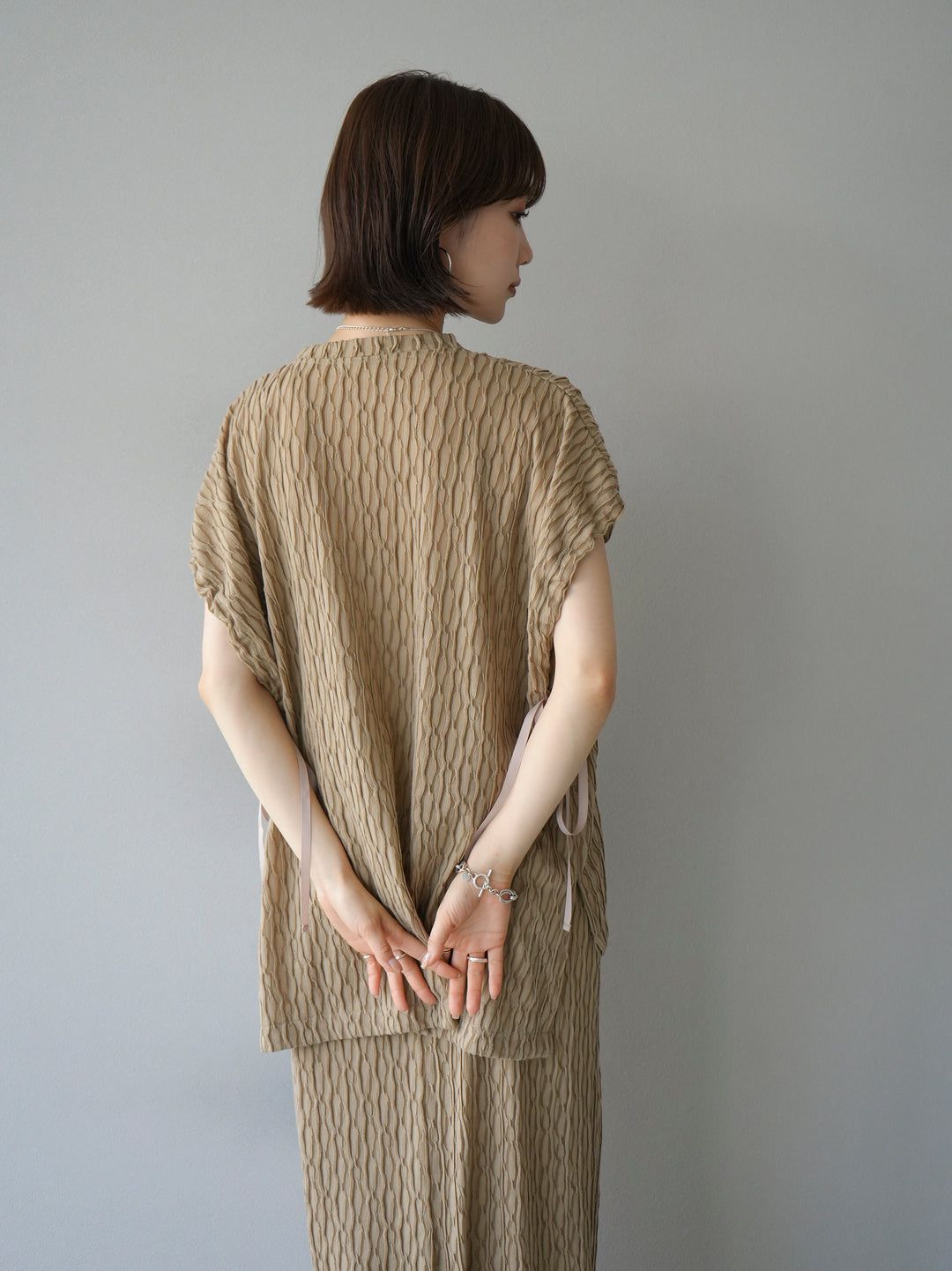 [Pre-order] Arm shirring sheer design mellow pullover/beige