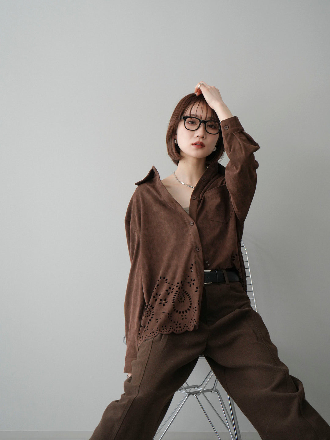 [予約]裾スカラップスエードシャツ/brown