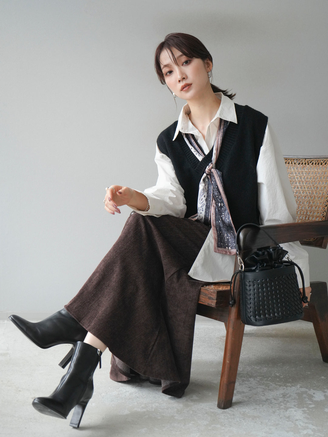 [予約]スカーフ付きニットベスト/black