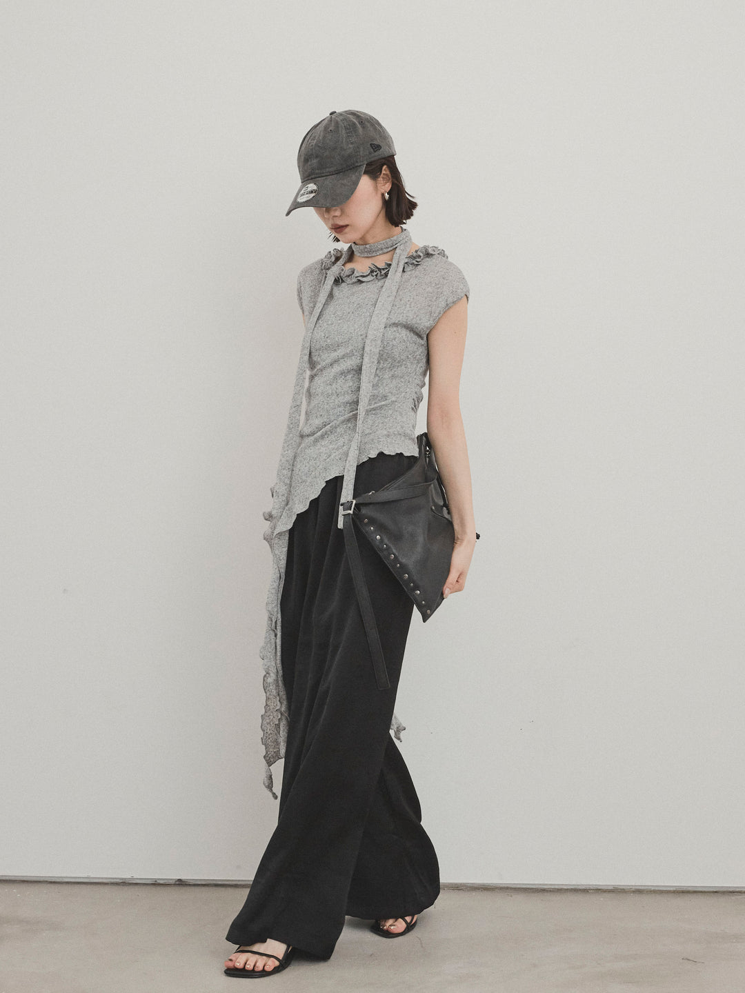 [SET]ラッフルシアーニットタンクトップ+サテンイージーパンツ(2set)