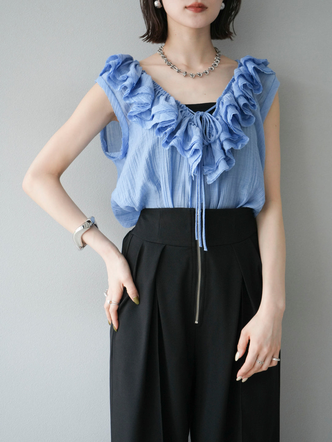 [予約]ワッシャーラッフルノースリーブブラウス/ブルー