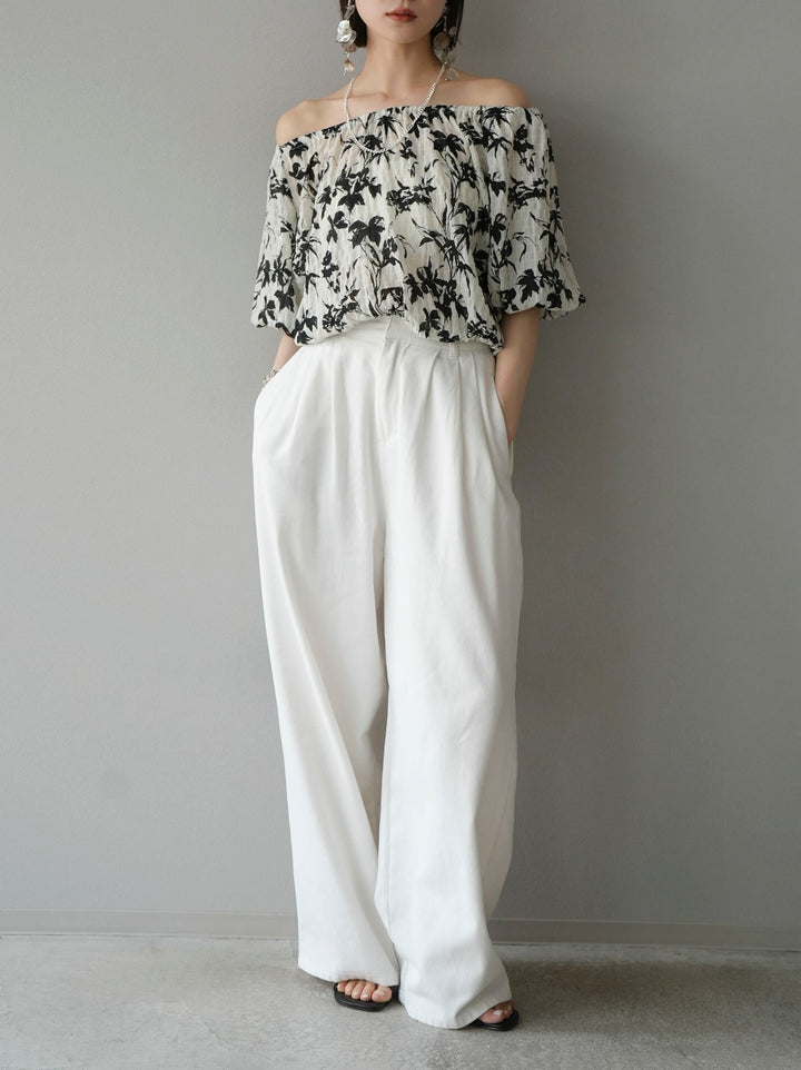 [Pre-order] Washer Flower Pattern Off-Shoulder Blouse/Off White