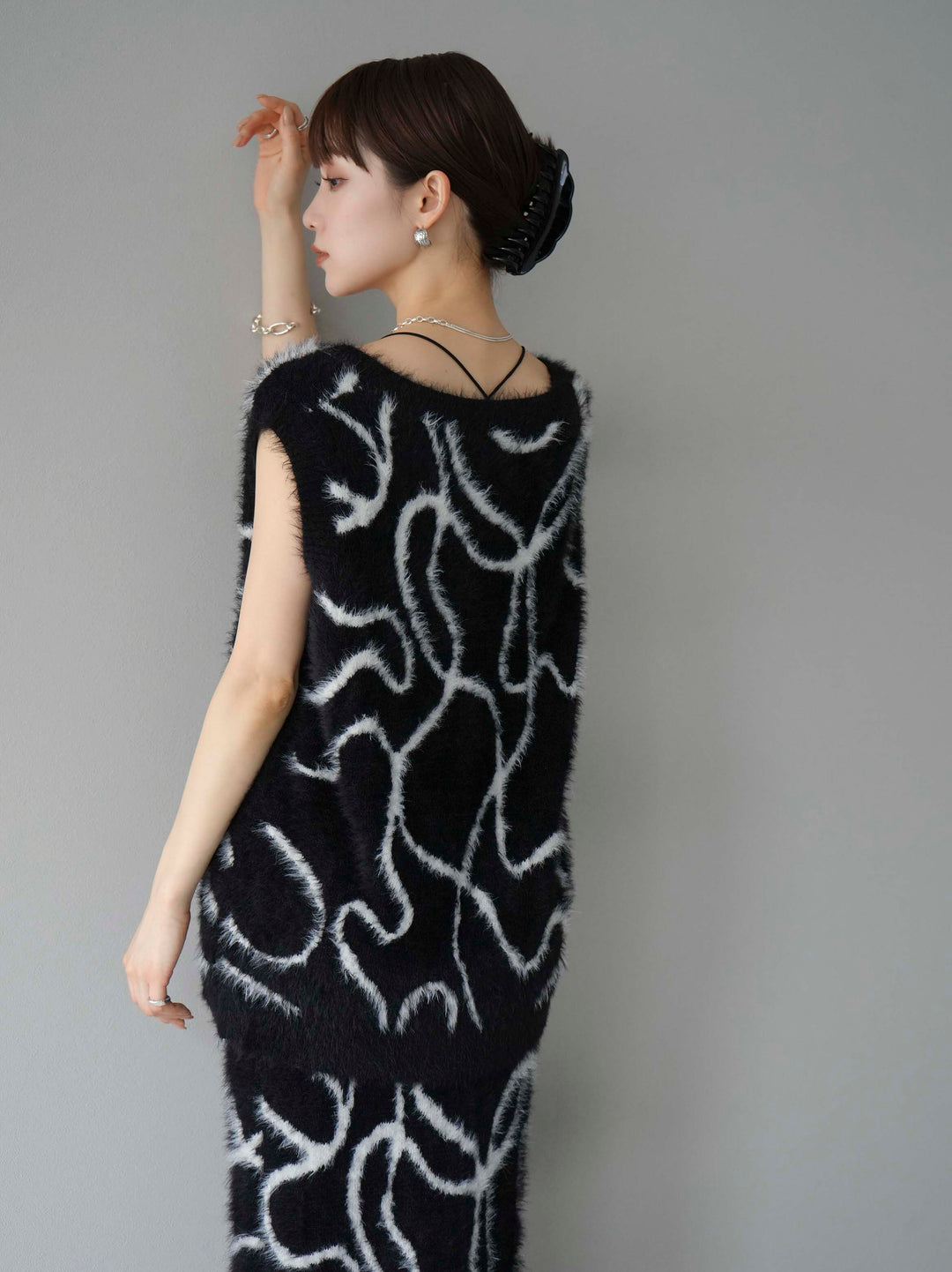 [SET] 線狀毛絨針織背心 + 線狀毛絨針織裙 (2套)