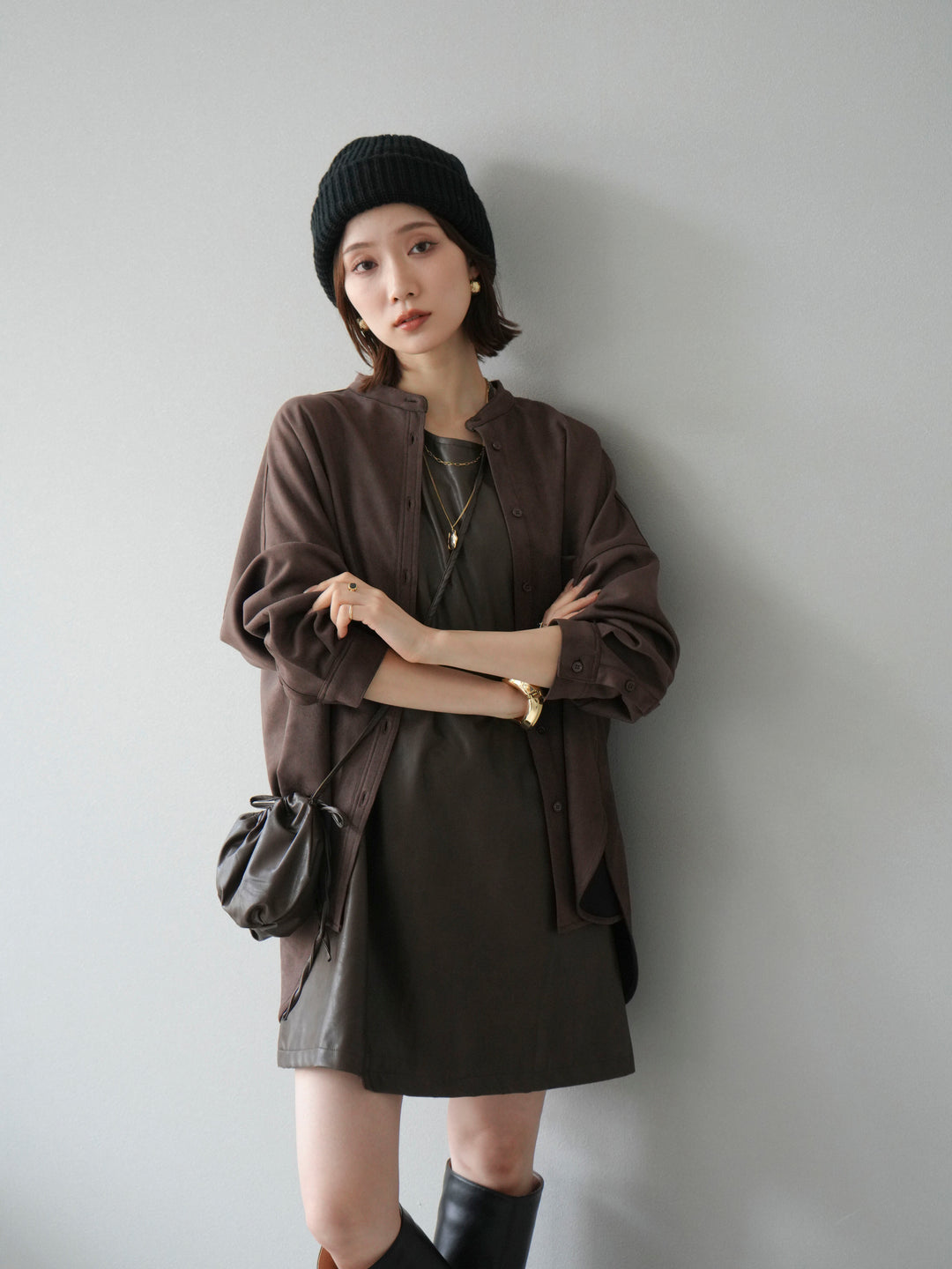 [SET] 麂皮立領外套襯衫 + 附單肩包皮革迷你連身裙（2 套）