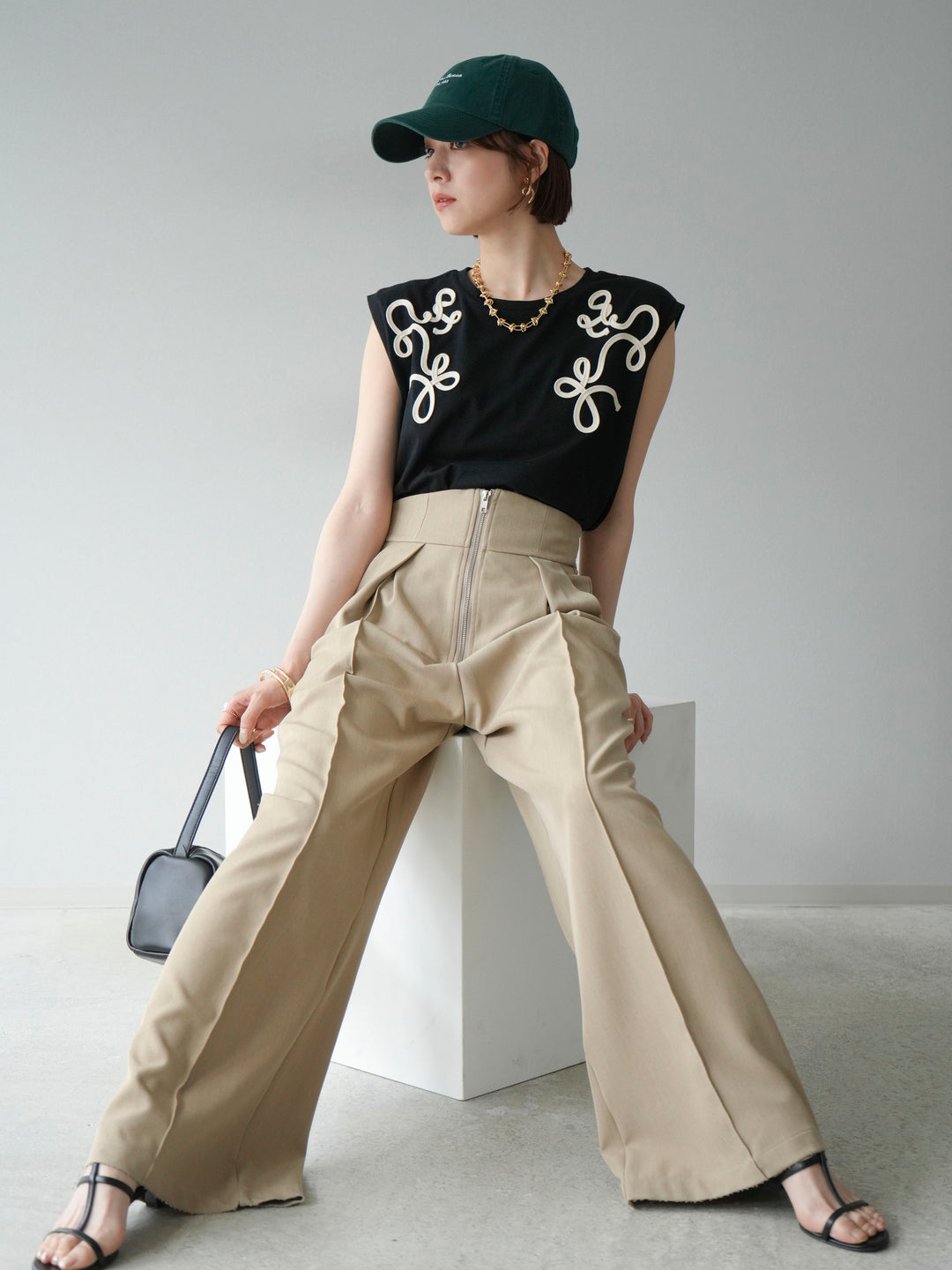 [SET]コード刺繍フレンチスリーブTシャツ+ジップタックワイドパンツ(2set)